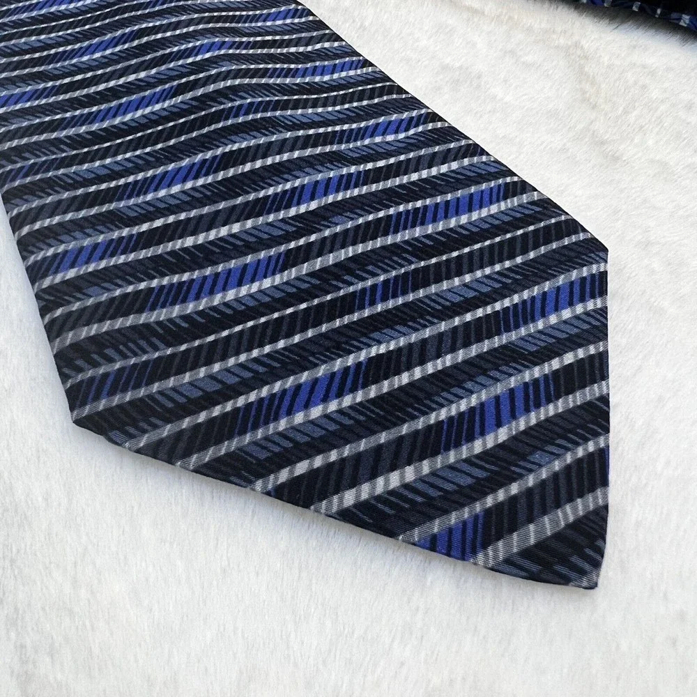 Oscar de la Renta Blue Striped Silk Tie